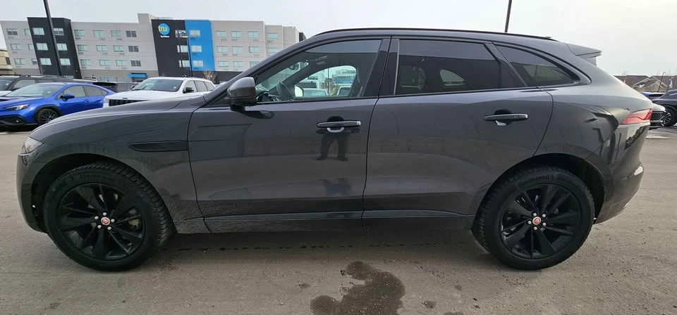 2022 Jaguar F-Pace - Image 2 of 2