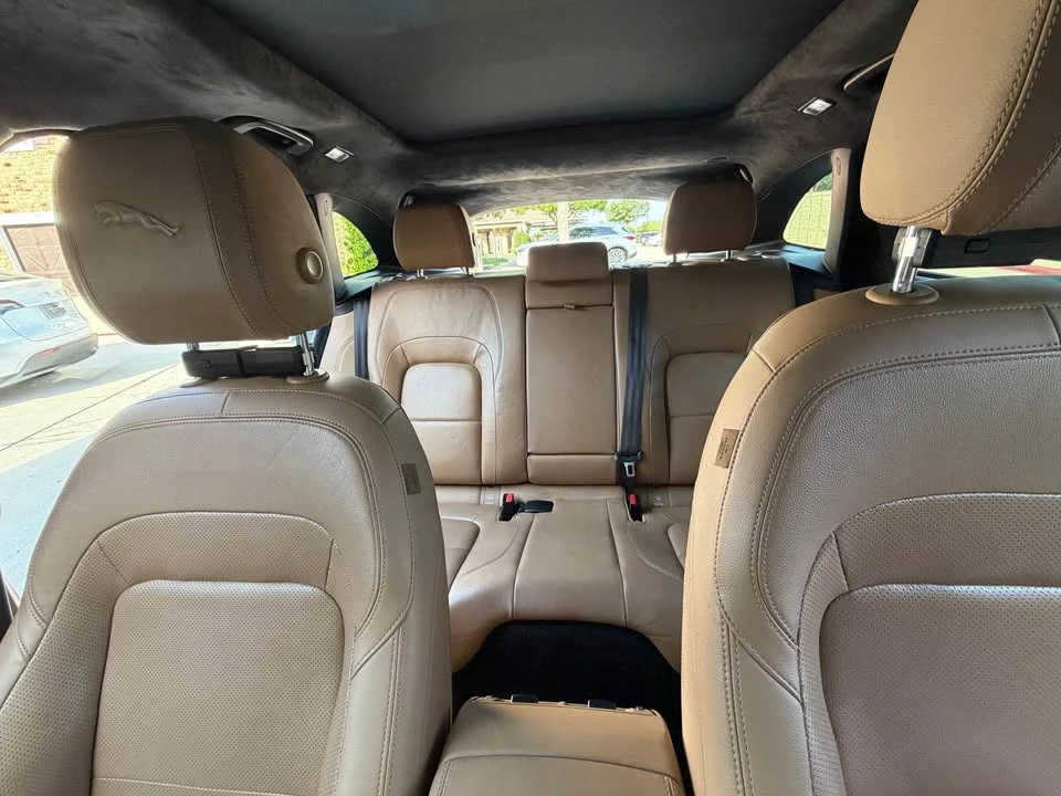 2022 Jaguar F-Pace - Image 7 of 8