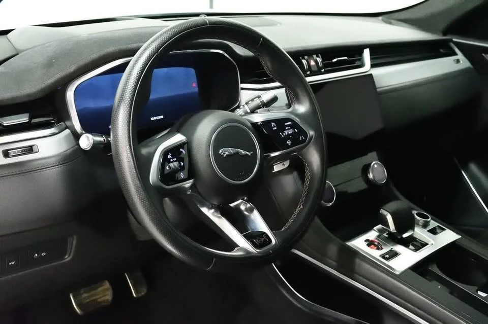 2022 Jaguar F-Pace - Image 11 of 19