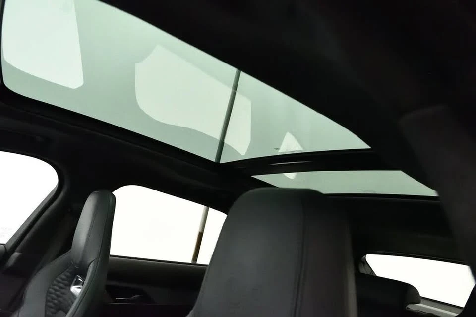 2022 Jaguar F-Pace - Image 16 of 19
