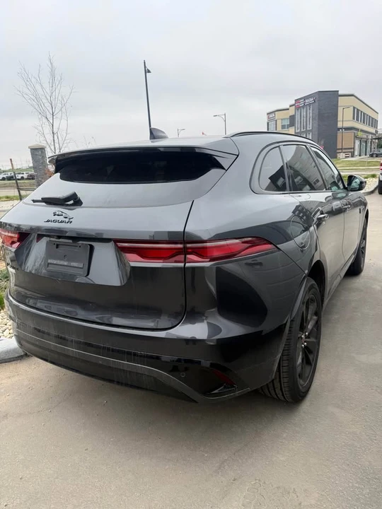 2022 Jaguar F-Pace - Image 3 of 6