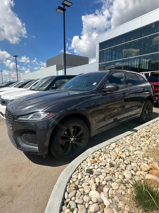 2022 Jaguar F-Pace - Image 3 of 7