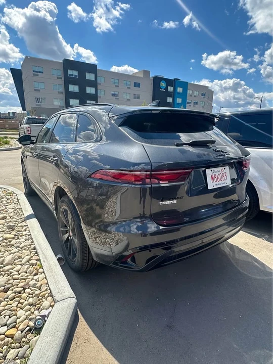 2022 Jaguar F-Pace - Image 4 of 7