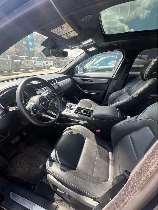 2022 Jaguar F-Pace - Image 6 of 7