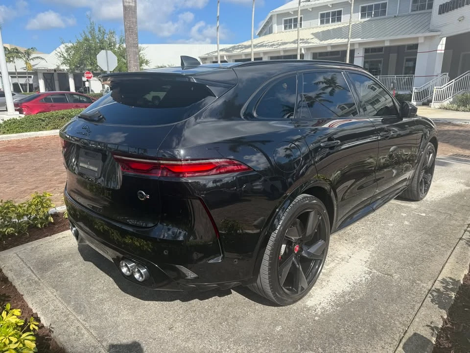 2022 Jaguar F-Pace - Image 2 of 3