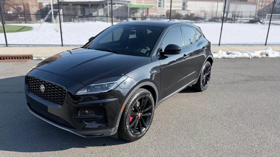 2022 Jaguar F-Pace - Image 2 of 6