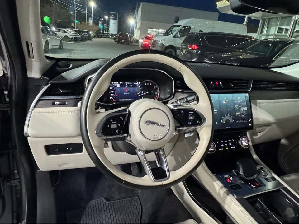 2022 Jaguar F-Pace - Image 7 of 13