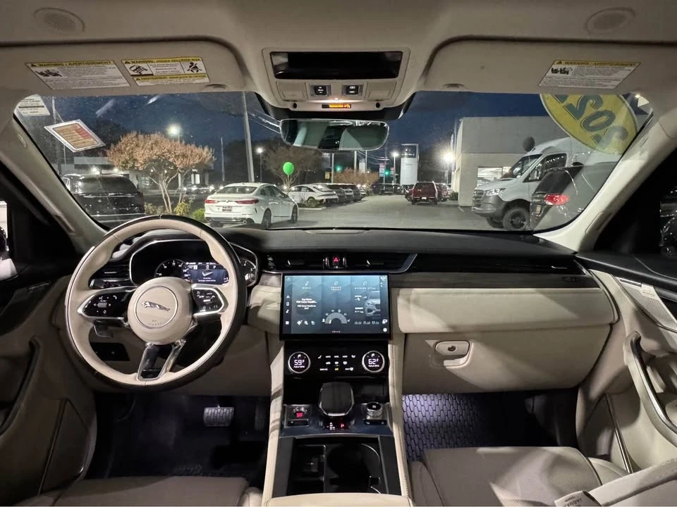 2022 Jaguar F-Pace - Image 5 of 13