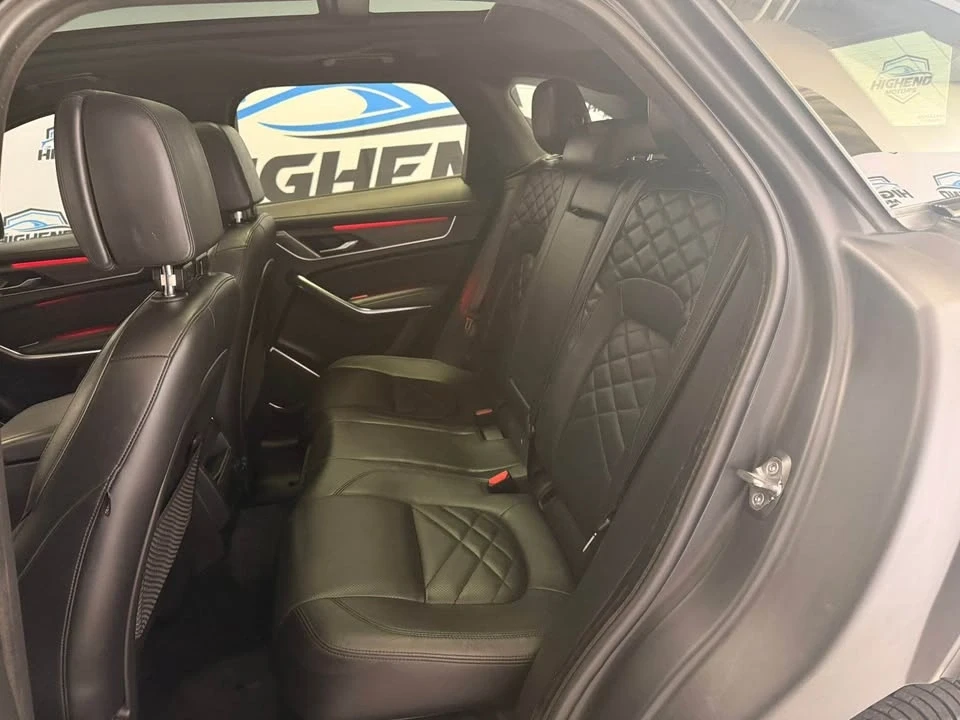 2022 Jaguar F-Pace - Image 13 of 18