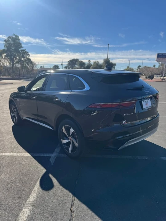 2022 Jaguar F-Pace - Image 4 of 9