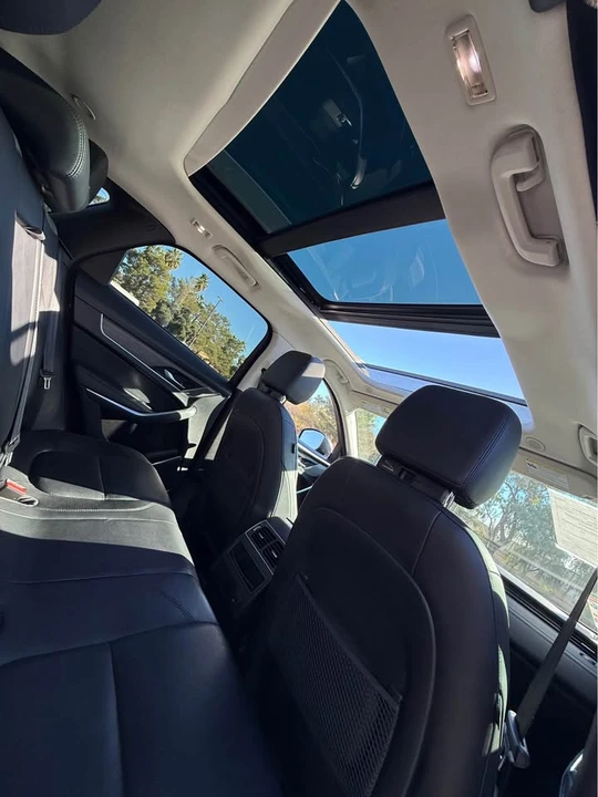 2022 Jaguar F-Pace - Image 6 of 7