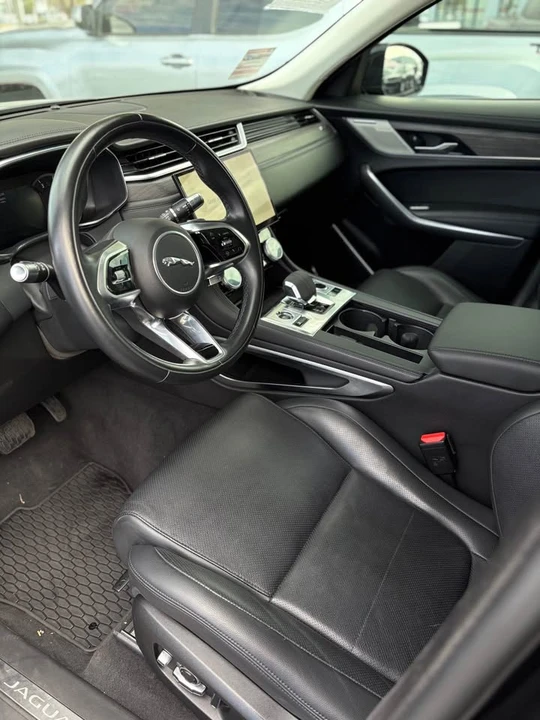 2022 Jaguar F-Pace - Image 5 of 14