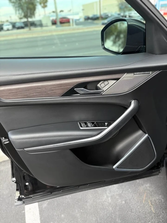 2022 Jaguar F-Pace - Image 7 of 14