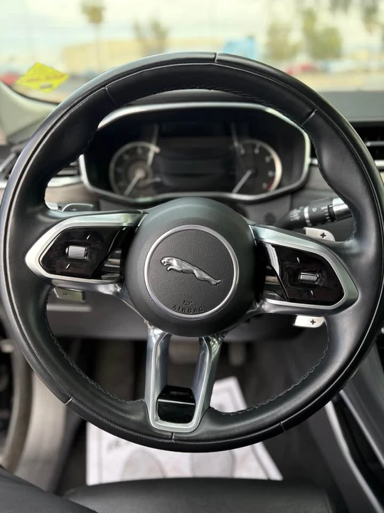 2022 Jaguar F-Pace - Image 6 of 14