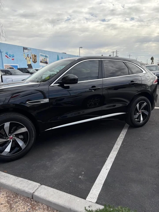 2022 Jaguar F-Pace - Image 3 of 14