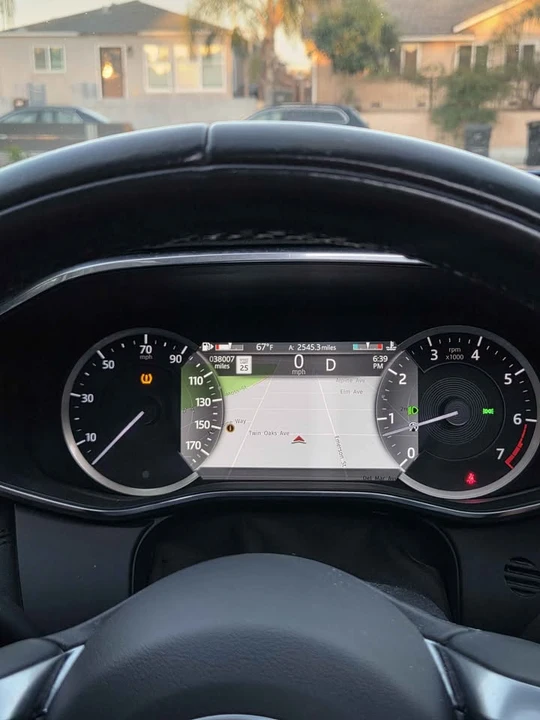 2022 Jaguar F-Pace - Image 11 of 12