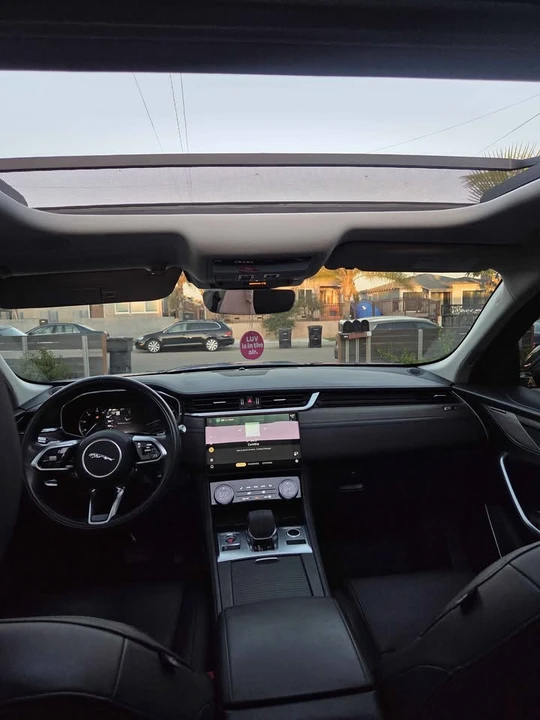 2022 Jaguar F-Pace - Image 9 of 12
