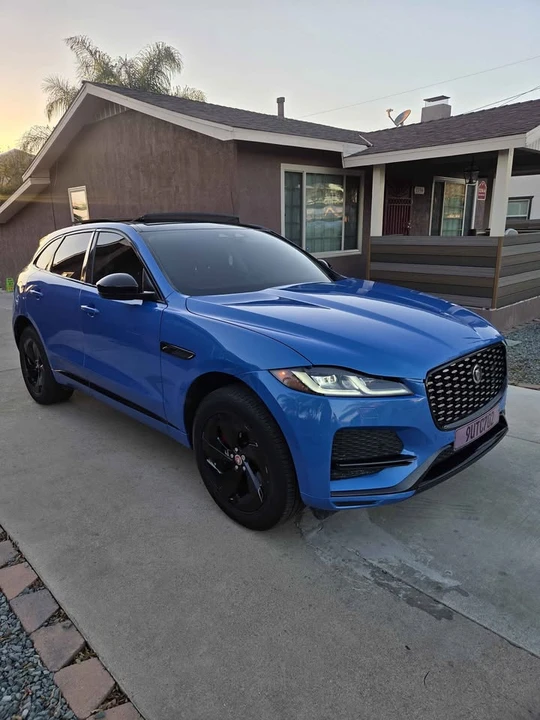 2022 Jaguar F-Pace - Image 2 of 12