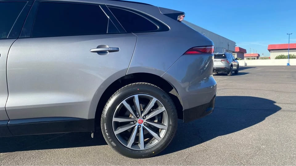 2022 Jaguar F-Pace - Image 6 of 18