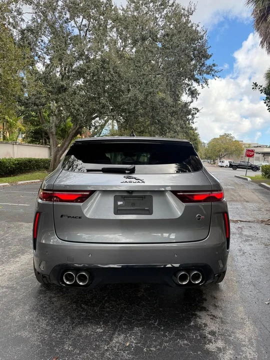 2022 Jaguar F-Pace SVR - Image 13 of 15