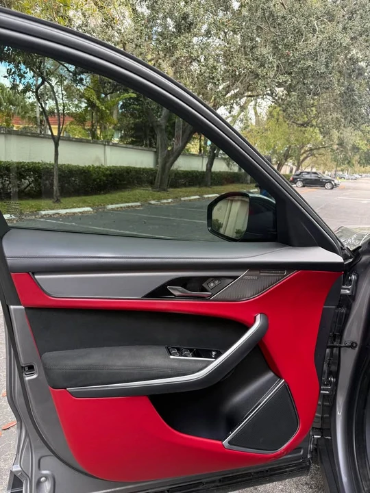 2022 Jaguar F-Pace SVR - Image 5 of 15
