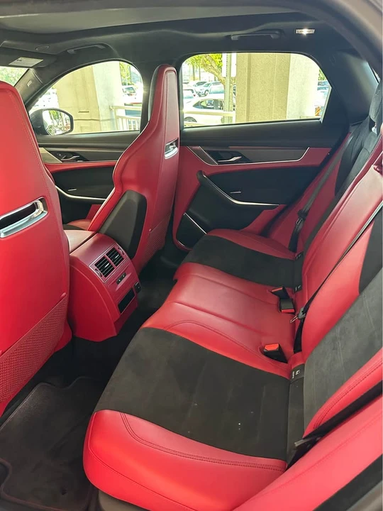 2022 Jaguar F-Pace SVR - Image 6 of 7