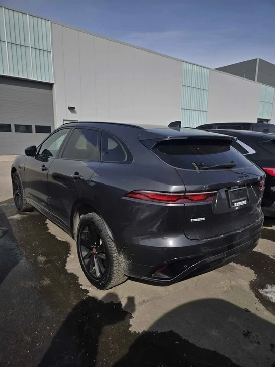 2022 Jaguar F-Pace - Image 2 of 4