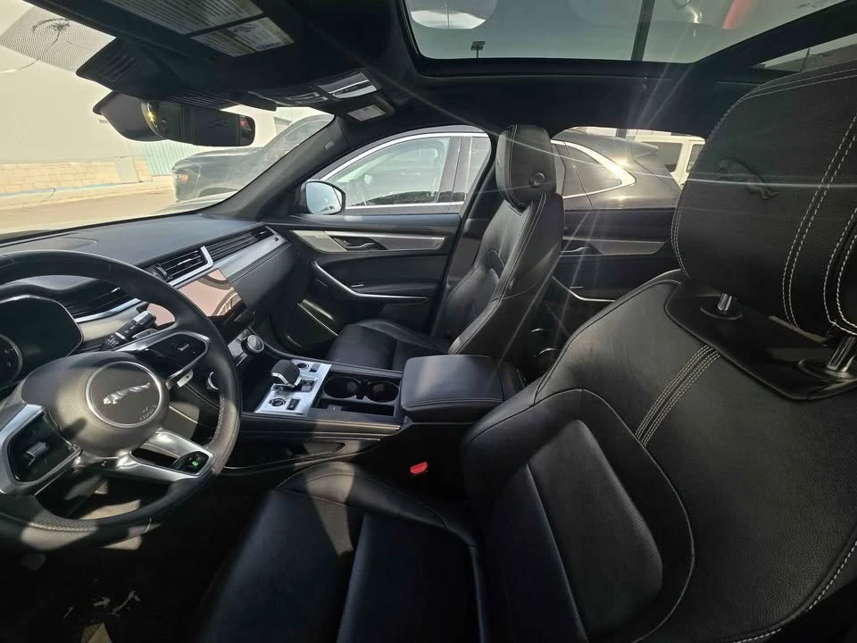 2022 Jaguar F-Pace - Image 3 of 4