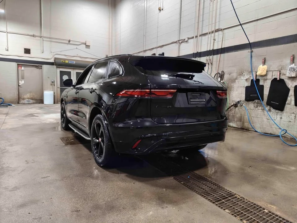 2022 Jaguar F-Pace - Image 2 of 7