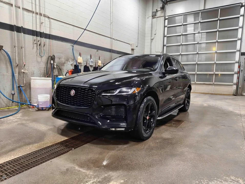 2022 Jaguar F-Pace - Image 3 of 7