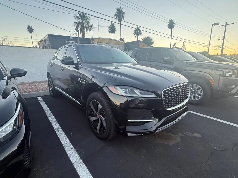 2022 Jaguar F-Pace - Image 6 of 12