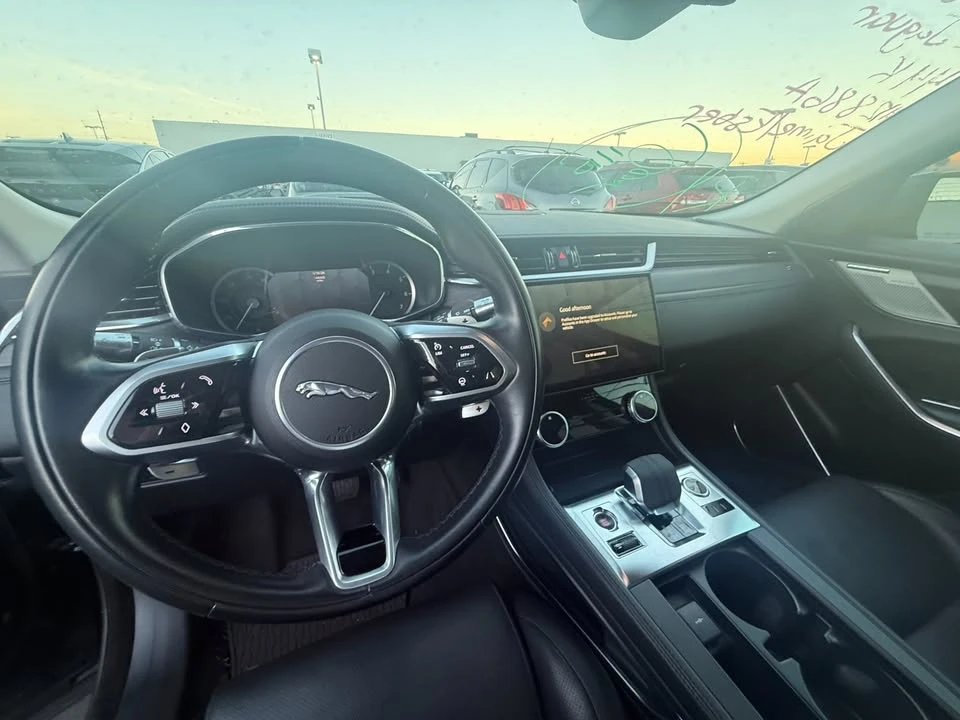 2022 Jaguar F-Pace - Image 11 of 12