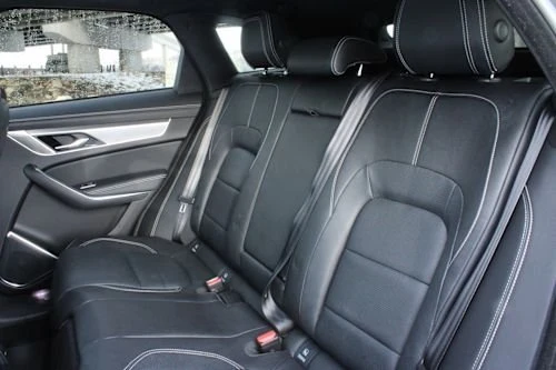 2022 Jaguar F-Pace - Image 17 of 18