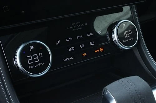 2022 Jaguar F-Pace - Image 13 of 18