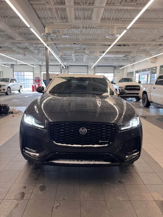 2022 Jaguar F-Pace - Image 2 of 9