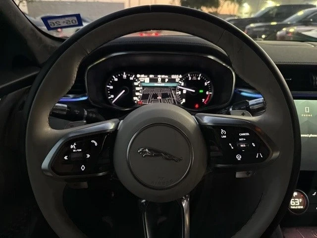 2022 Jaguar F-Pace - Image 7 of 11