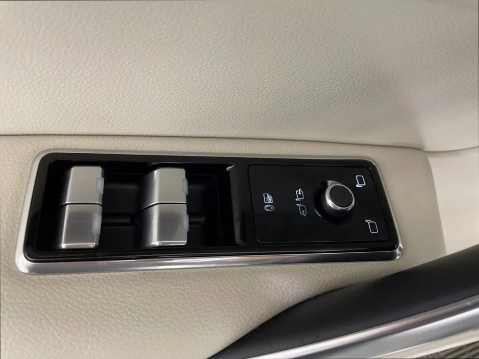2022 Jaguar F-Pace - Image 9 of 20