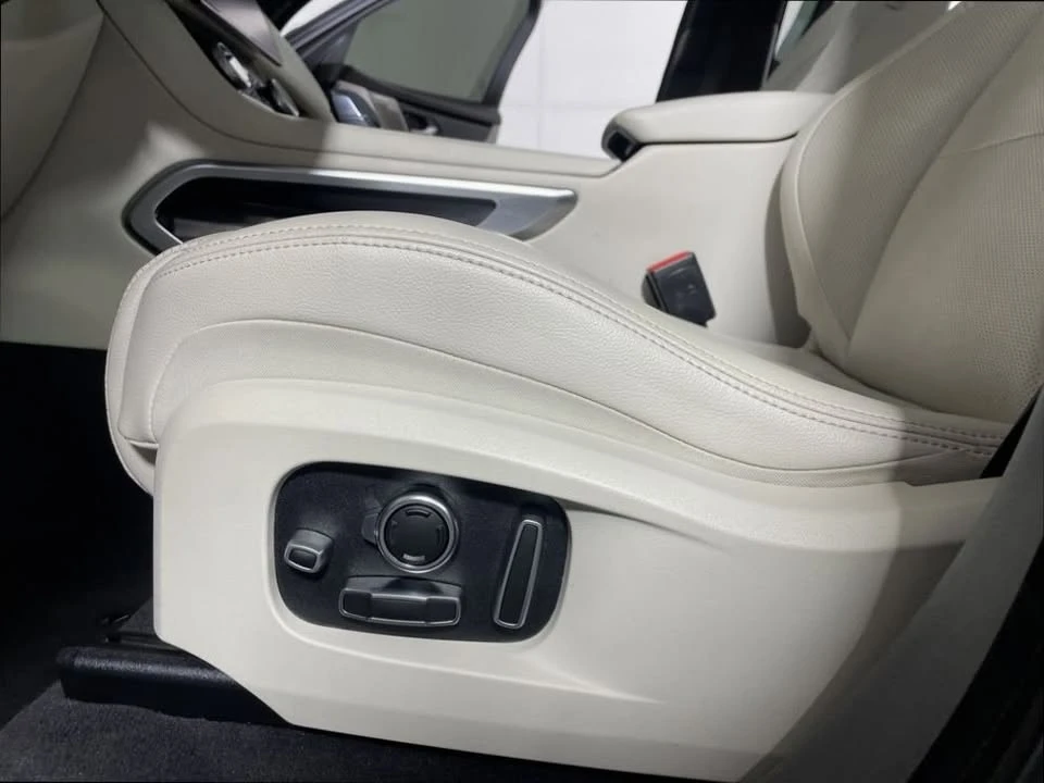 2022 Jaguar F-Pace - Image 10 of 20