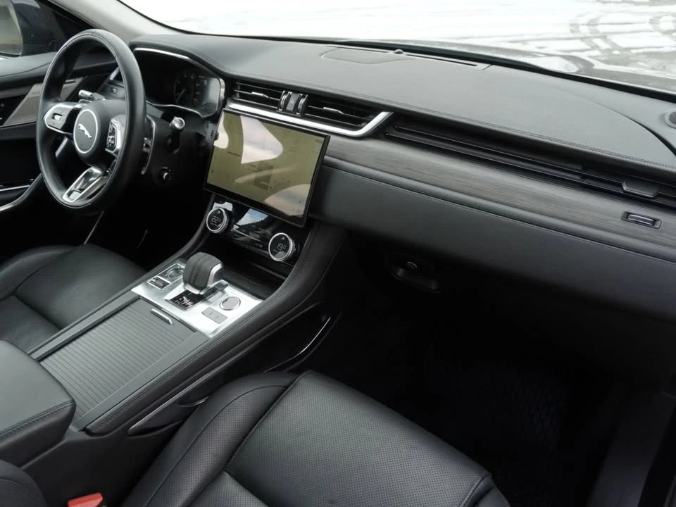 2022 Jaguar F-Pace - Image 15 of 20