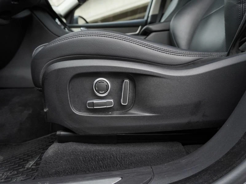 2022 Jaguar F-Pace - Image 16 of 19