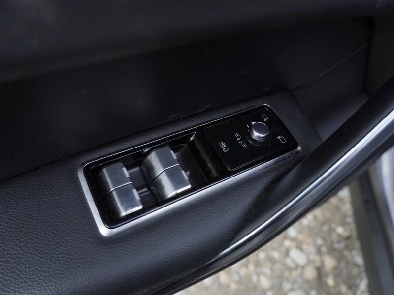 2022 Jaguar F-Pace - Image 15 of 19