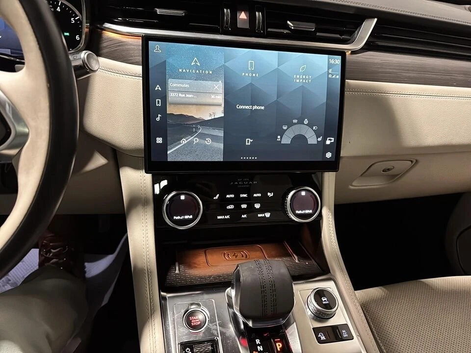 2022 Jaguar F-Pace - Image 18 of 19
