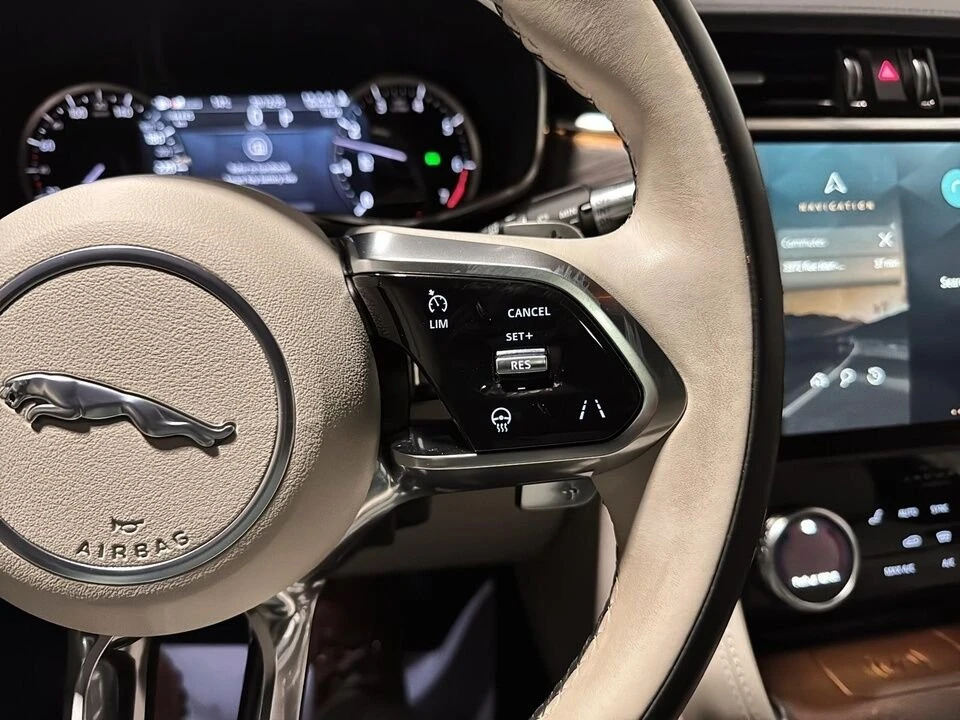 2022 Jaguar F-Pace - Image 17 of 20