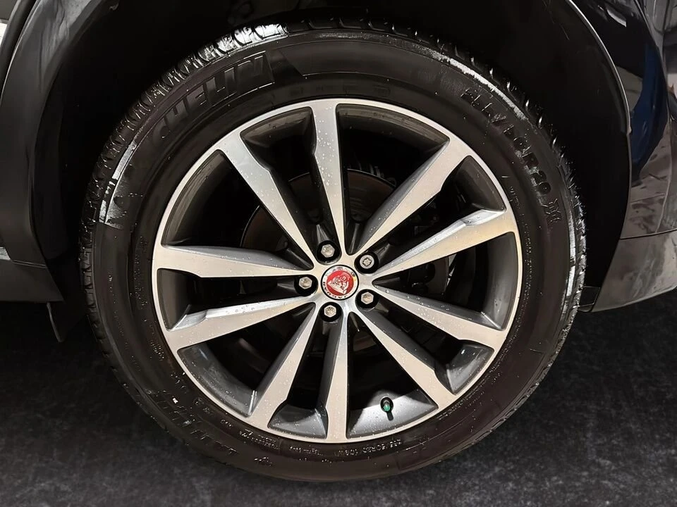 2022 Jaguar F-Pace - Image 10 of 20