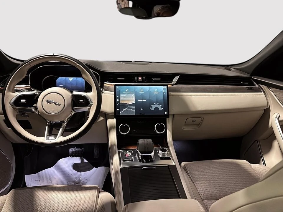 2022 Jaguar F-Pace - Image 12 of 20