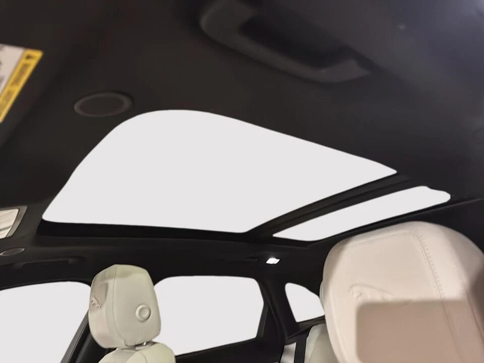2022 Jaguar F-Pace - Image 14 of 20