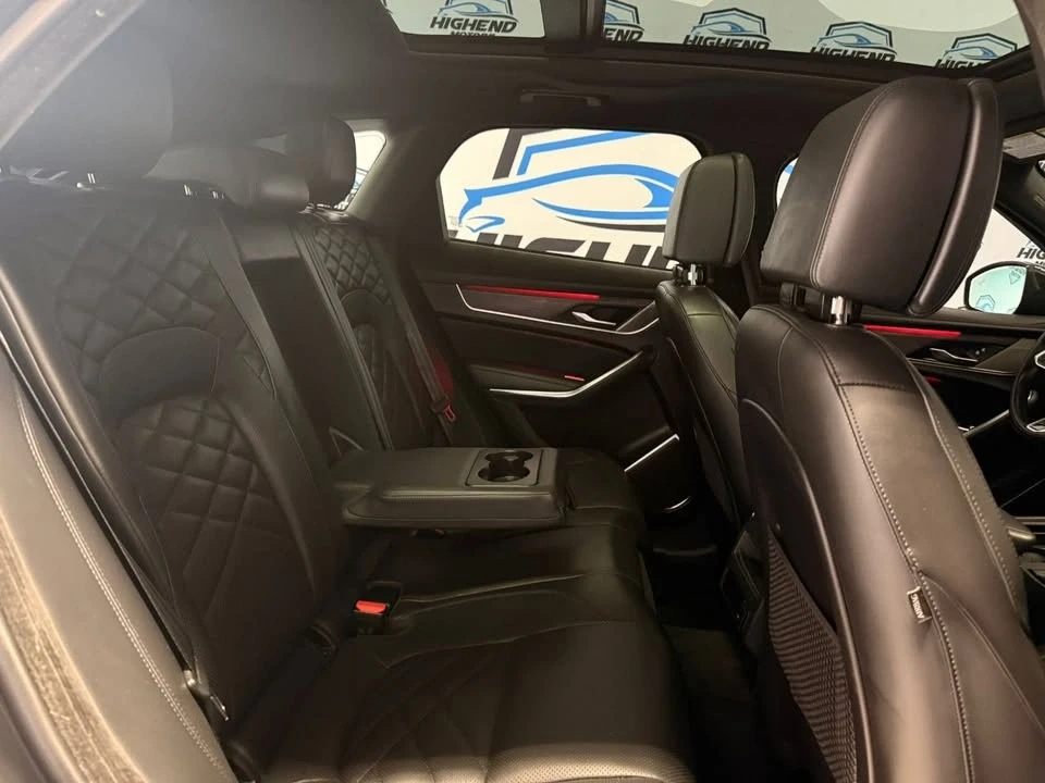 2022 Jaguar F-Pace - Image 14 of 19