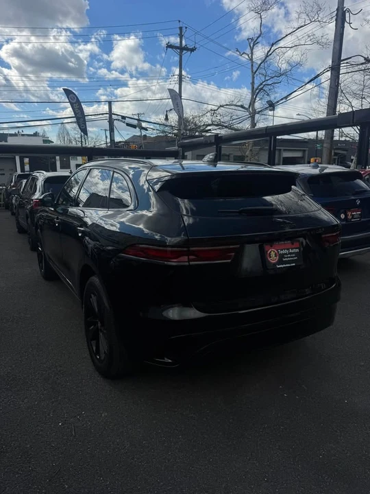2022 Jaguar F-Pace - Image 6 of 17