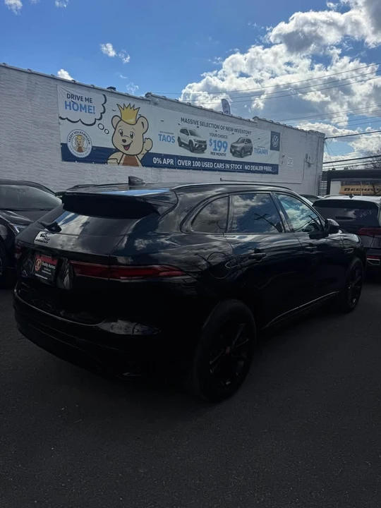 2022 Jaguar F-Pace - Image 8 of 17