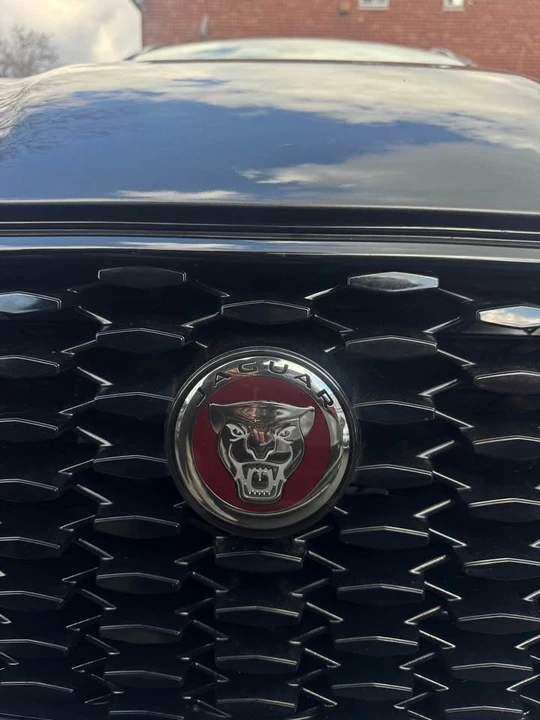 2022 Jaguar F-Pace - Image 4 of 17